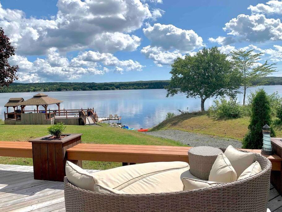 The Cedar at Mira Riverfront Getaway - Housity