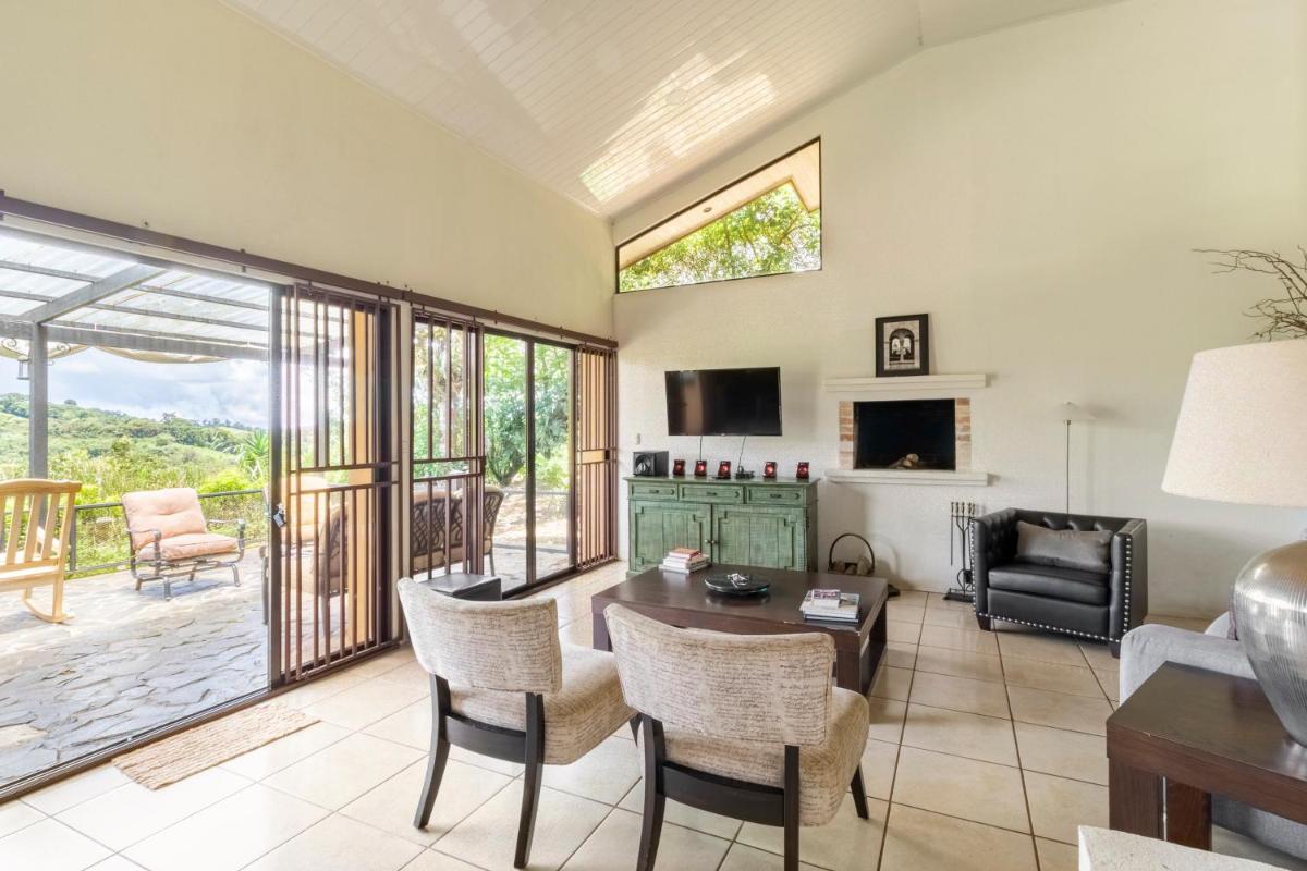 Finca la Martina - Rent all the property with both houses in San Ramon - Housity