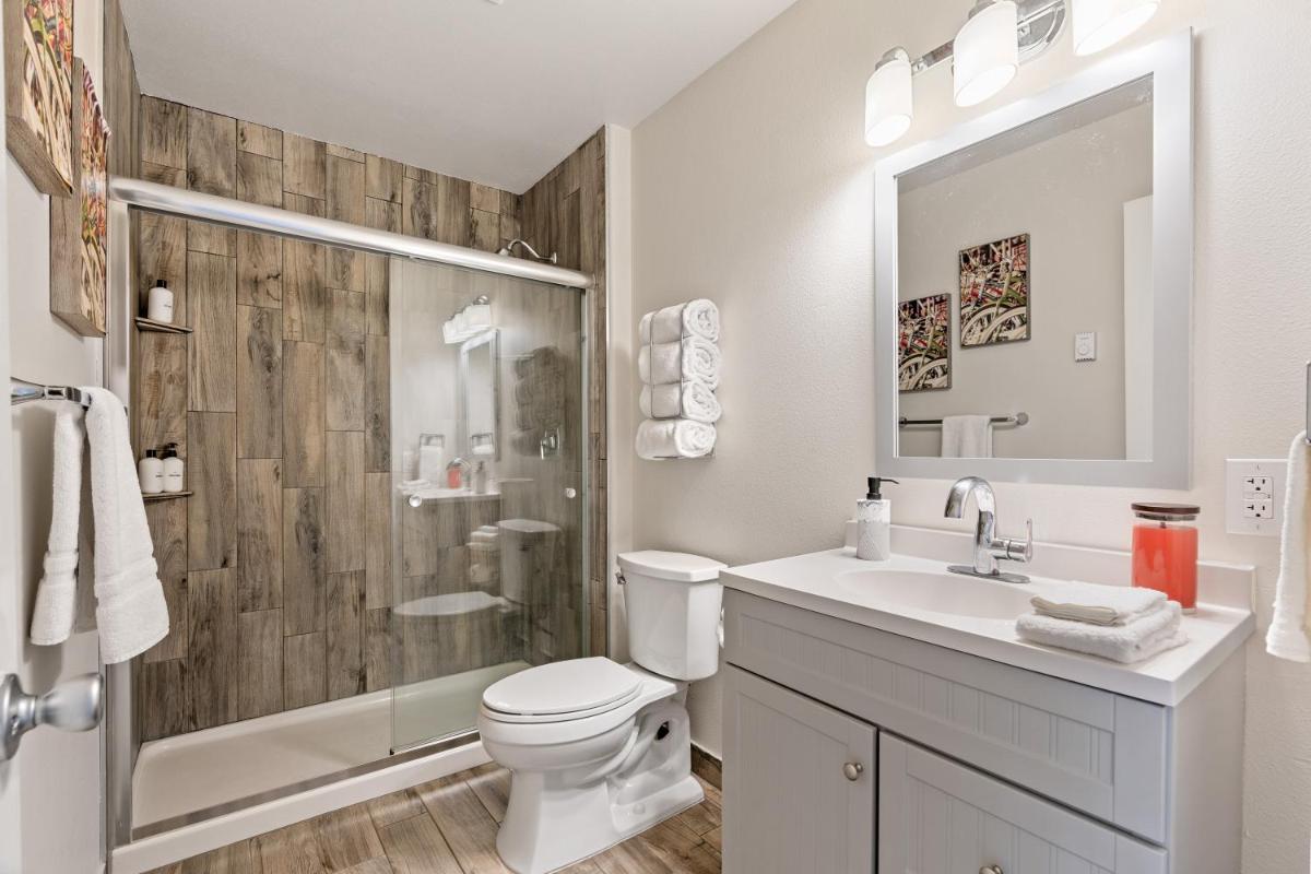 Downtown Couv' Corner Suite, Close To Pdx - Housity