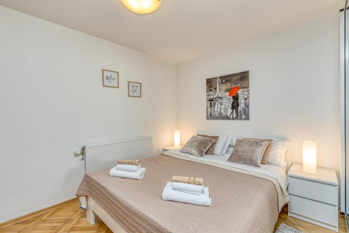 Lili Kastav - Housity
