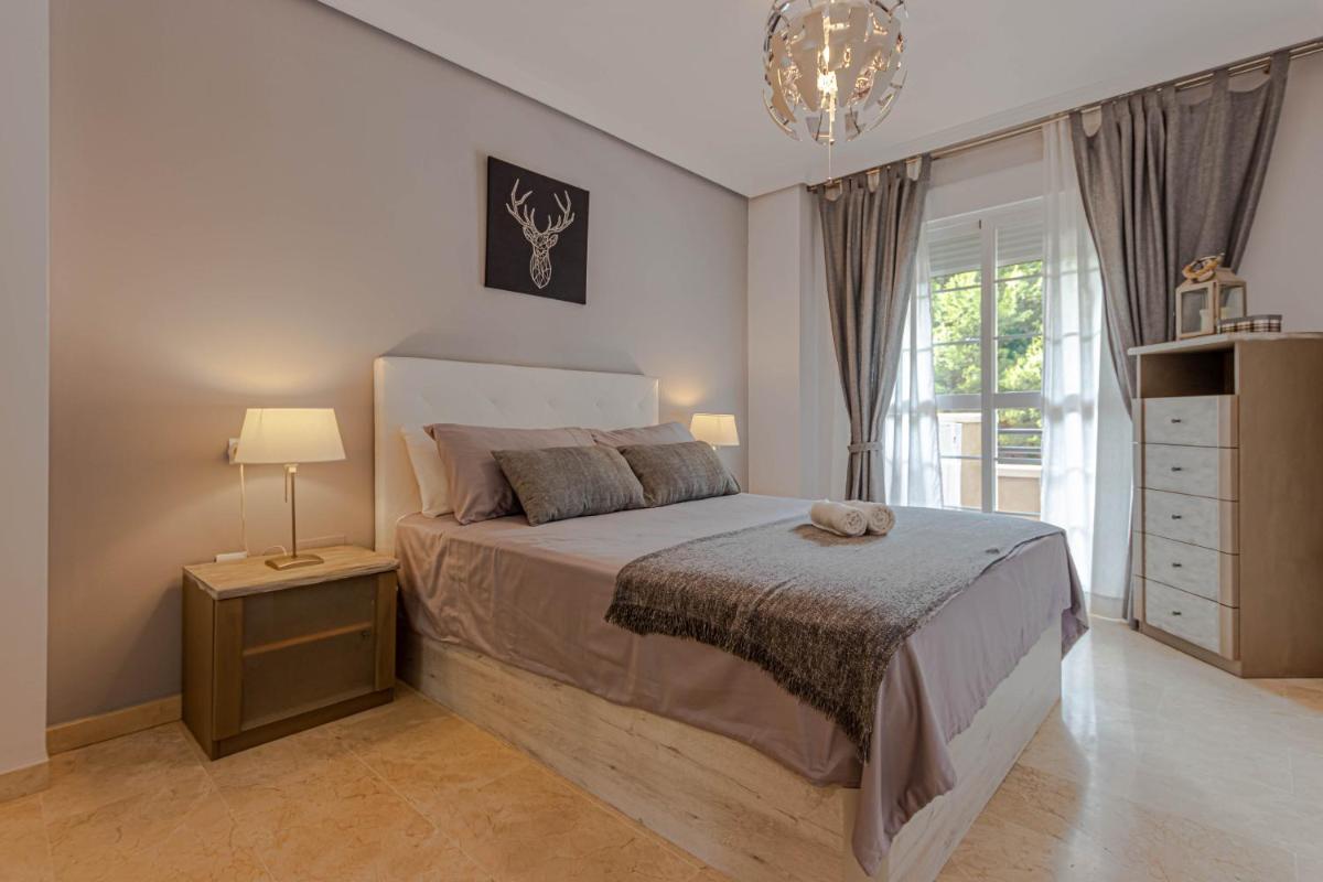 797 Holiday Rentals- Piso con amplia terraza a solo 1 min de la playa - Housity