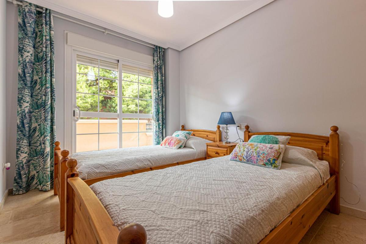 797 Holiday Rentals- Piso con amplia terraza a solo 1 min de la playa - Housity