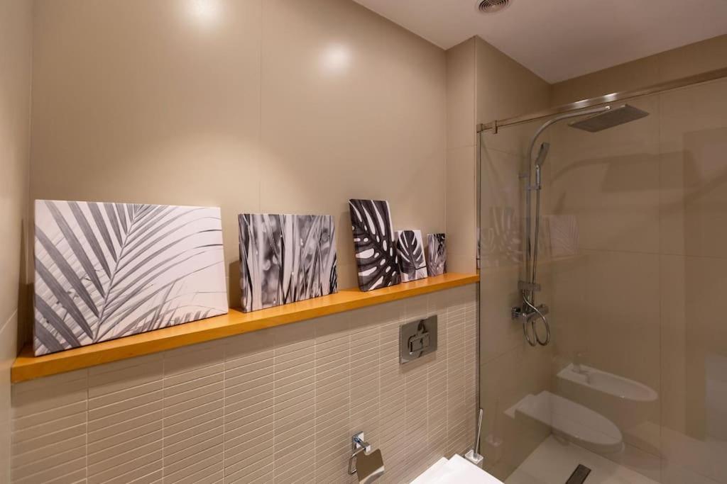 Sea Breeze White Villas 2 - Housity