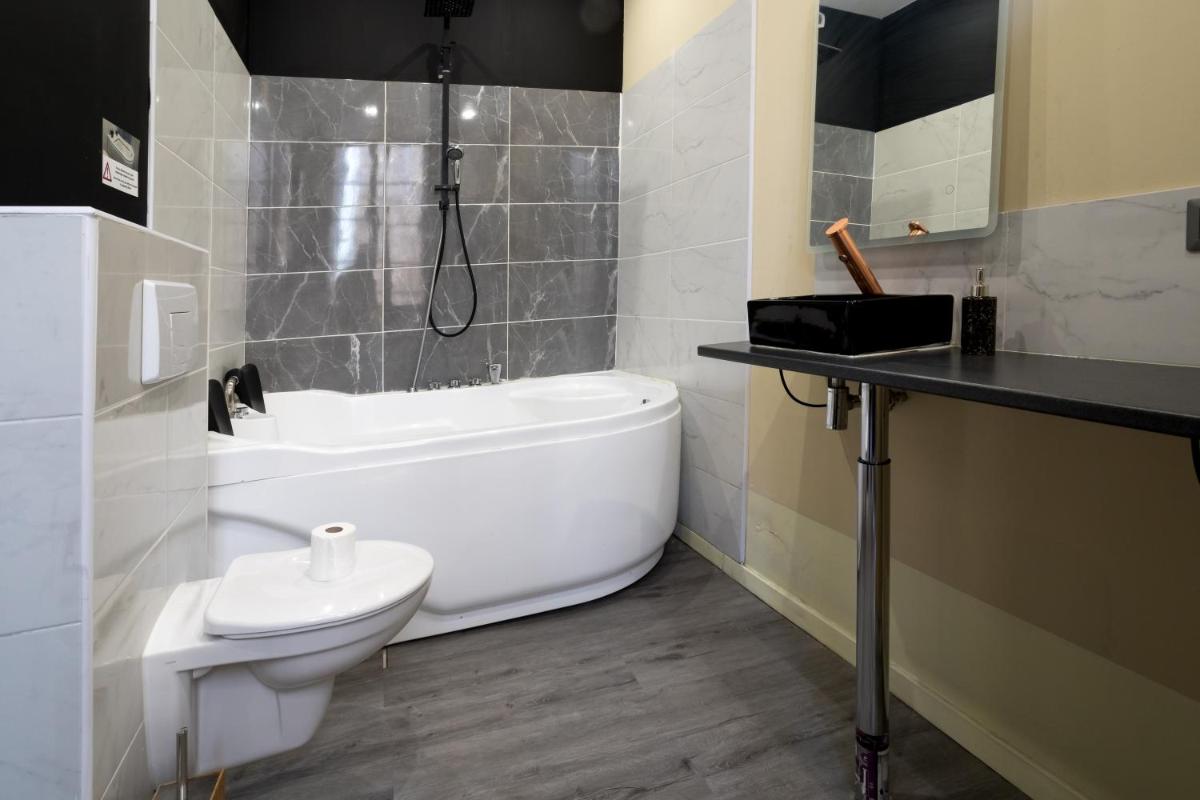 Baignoire Centre Ville Narbonne - Housity