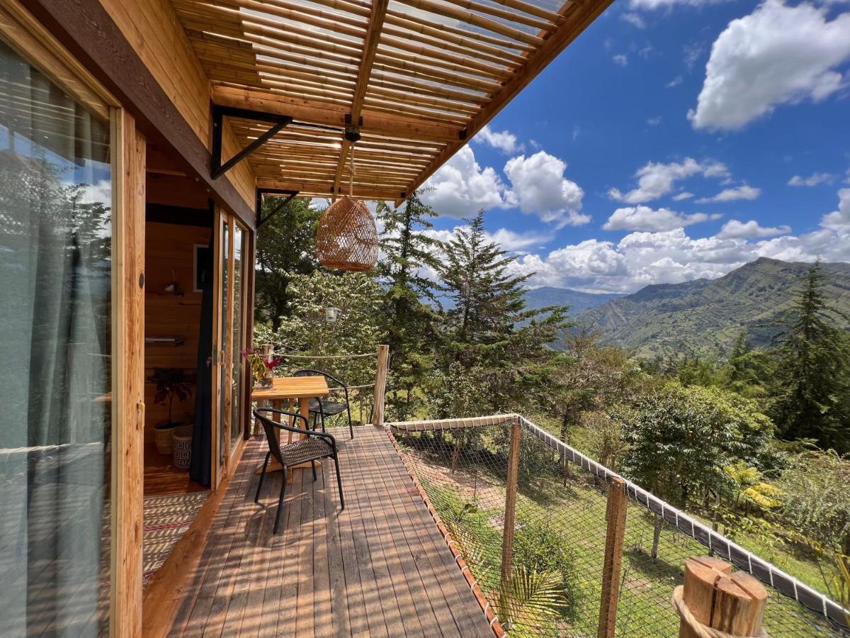 PAZYFLORA Finca - Housity