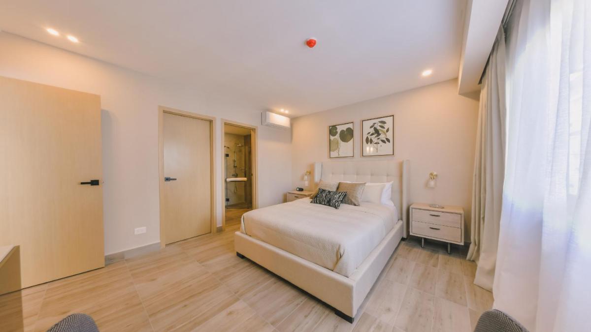 Fully Serviced Apartment at Regatta Living II - 905 - Housity