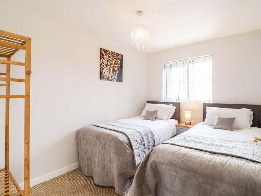 Wisteria Place - Housity