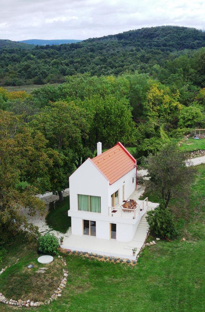 BaLOVEon Birtok - Housity