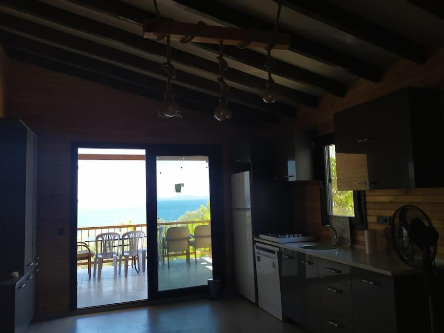 2+1 wooden house with sea view in Karaburun - Housity