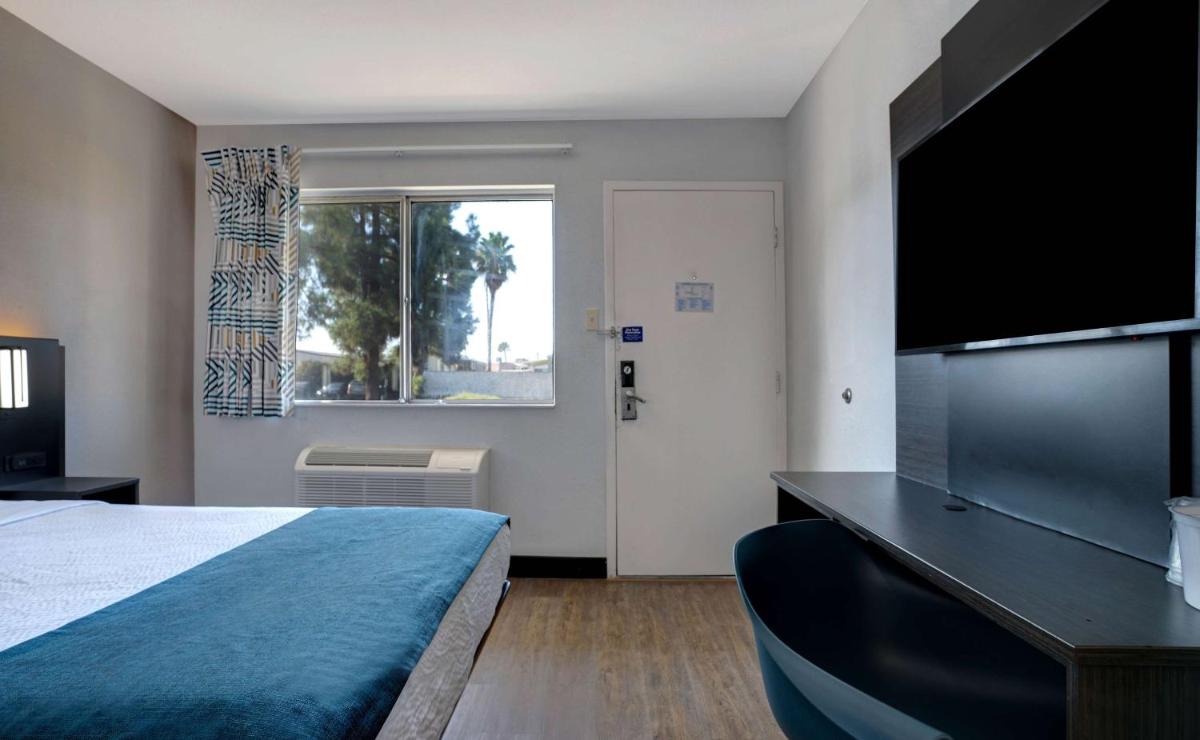 Motel 6-Bakersfield, CA - South - Housity