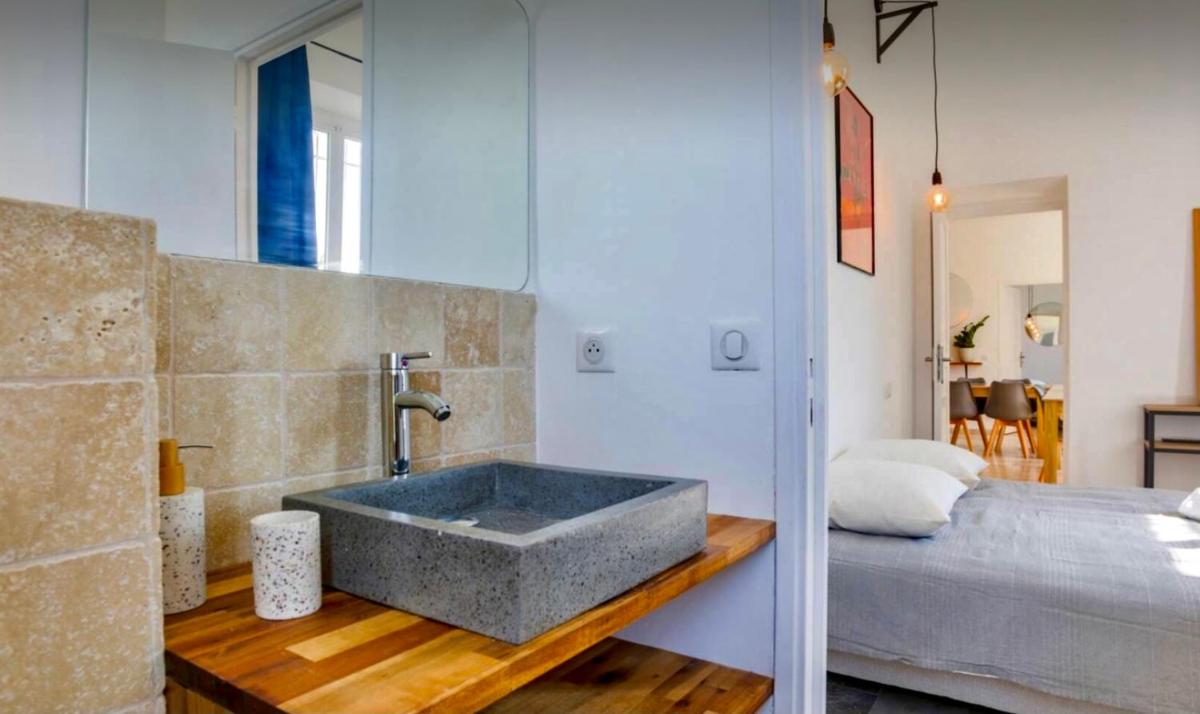 Villa Les Roches - Housity