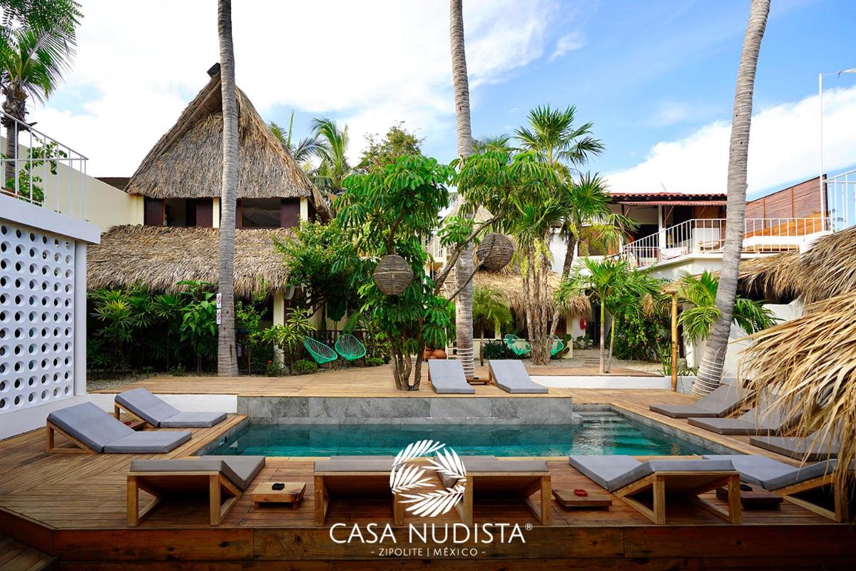 Casa Nudista - LGBT Hotel - Housity