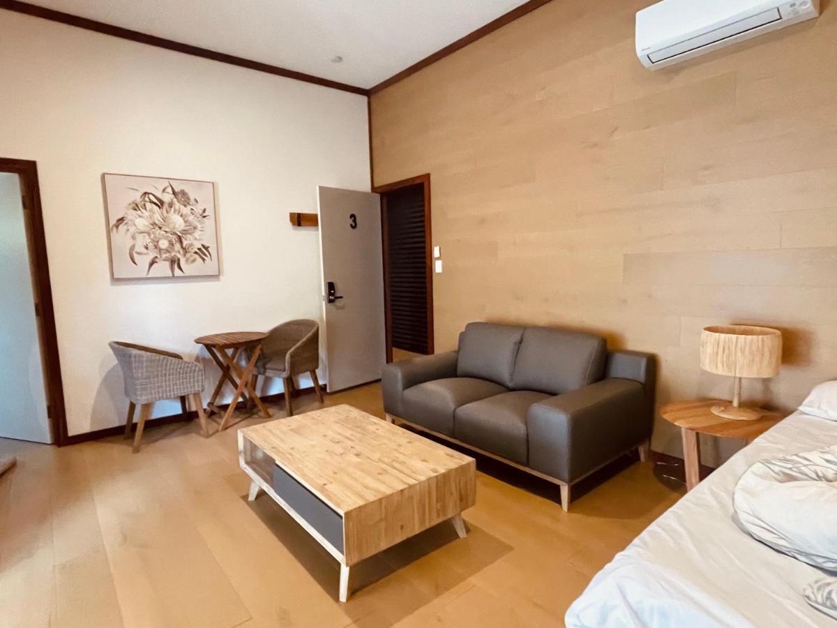 Grape Juice Retreat Rustic romantic gateway 5mins to beaches & town - Housity