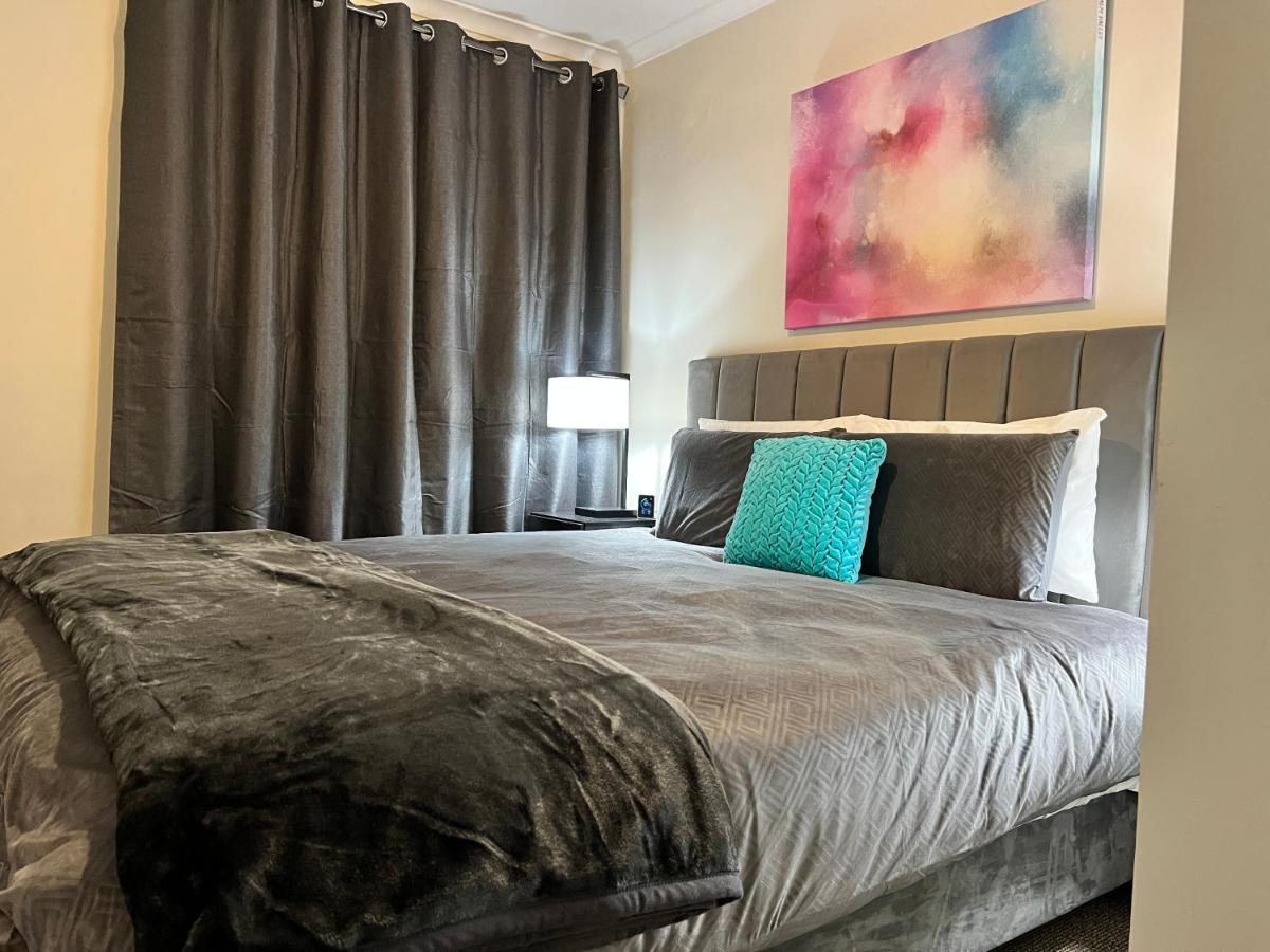 Cheerful Comfortable Home in Higgins Wine Parking Wifi - Housity
