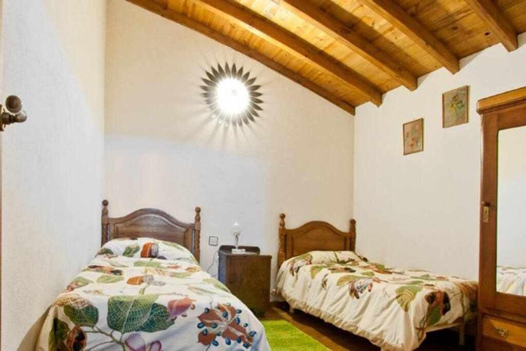 Casa Rural Lucía es una casa rural amplia con patio ideal para familias - Housity