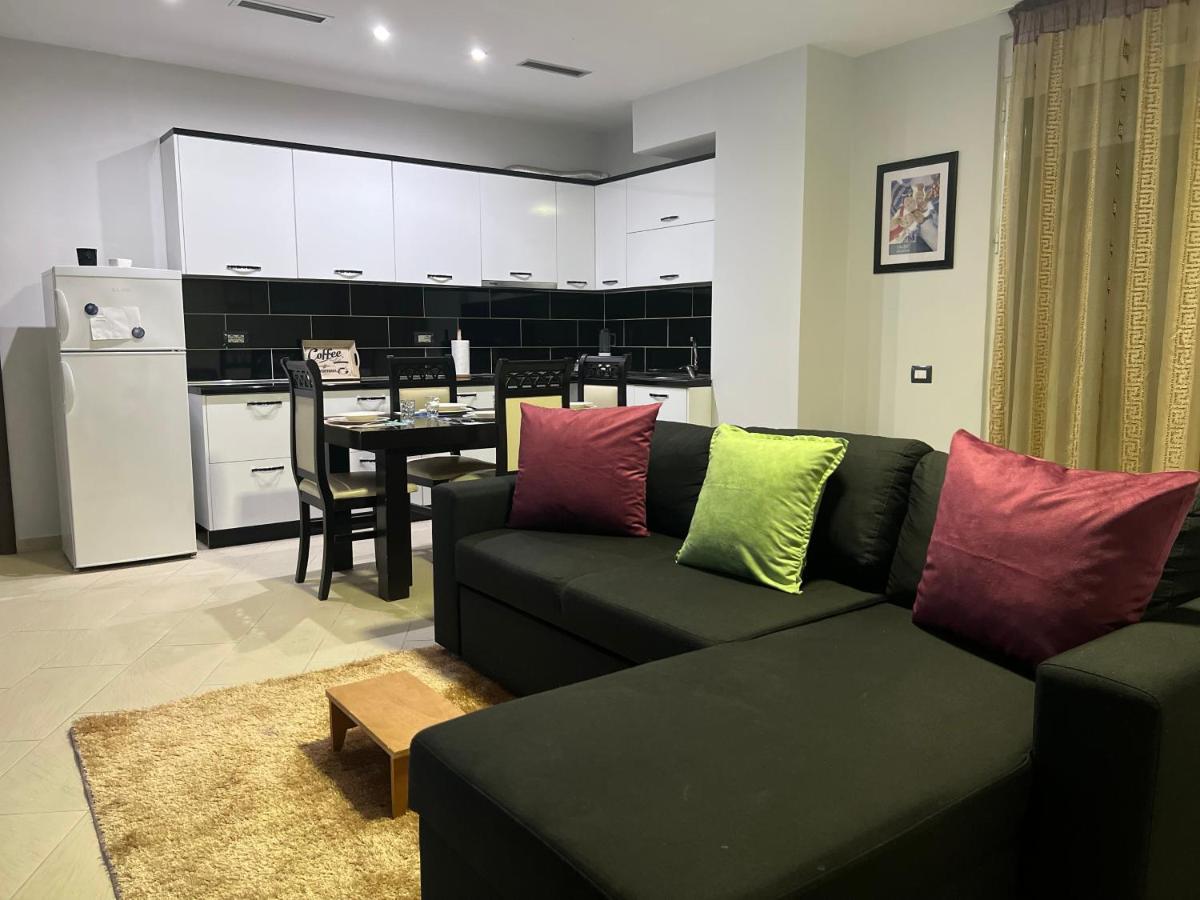 Spacious Modern Flat Business/Family/Friends Trip - Housity