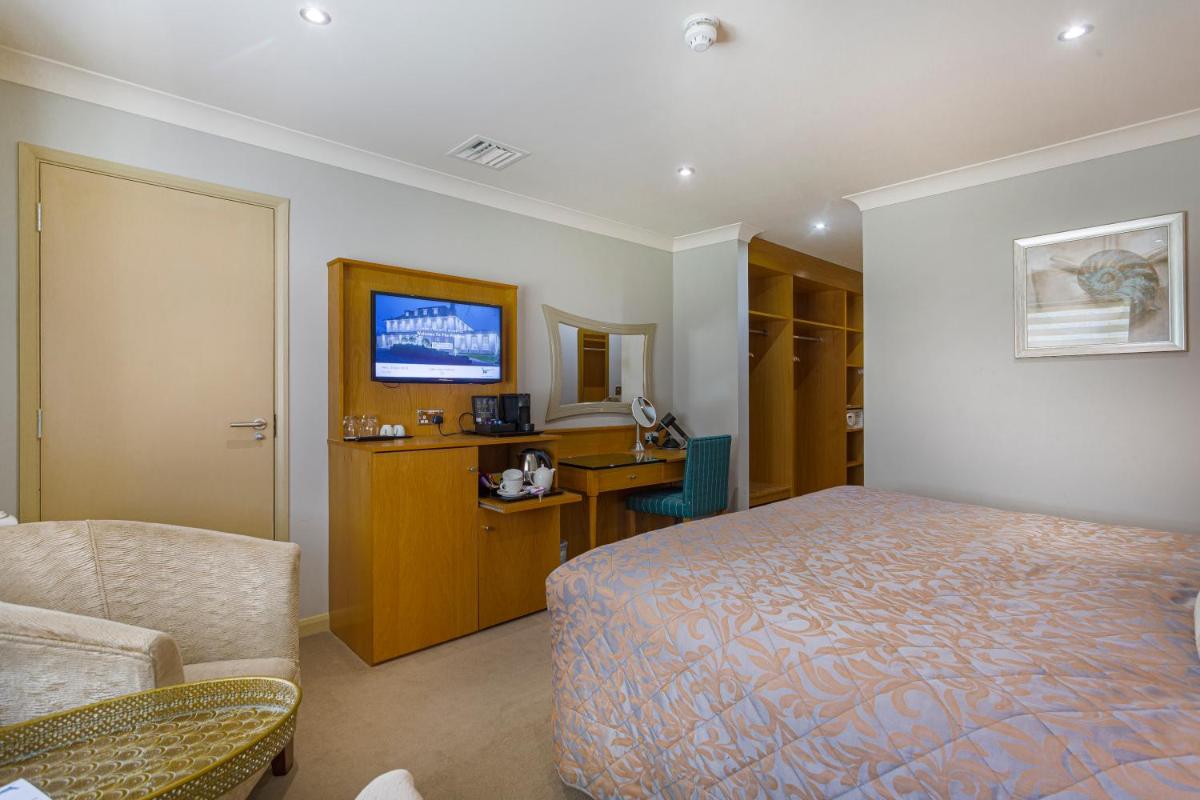 The Pheasant Hotel, Holt, Norfolk - Housity