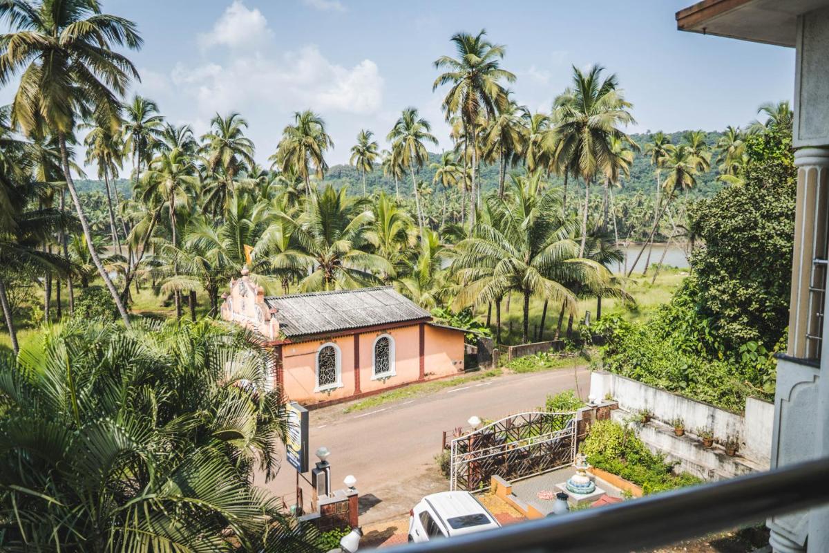 Dhanashree Riverview Hotel - Housity