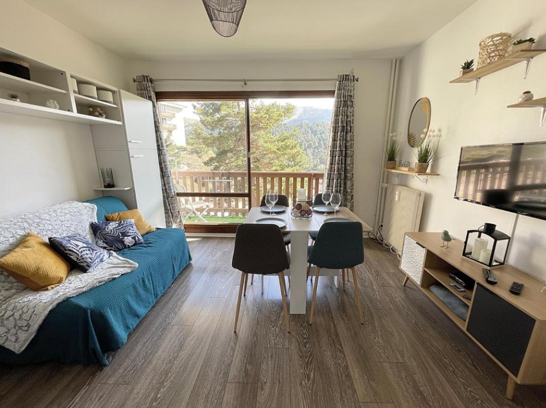 U066 - Appartement cosy, vue sur la montagne à Gréolières - Housity