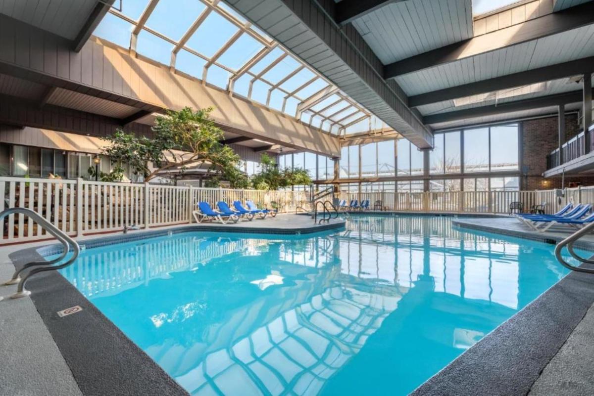 Charming Rooms with Bath, NEW CUMBERLAND - SK - Housity