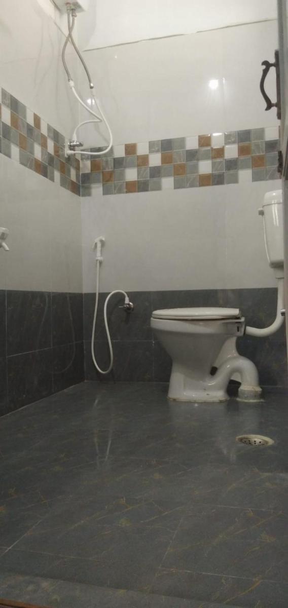 Madura Homestay - Gorgeous Home with 2BHK 5 minutes from NH44 - Housity