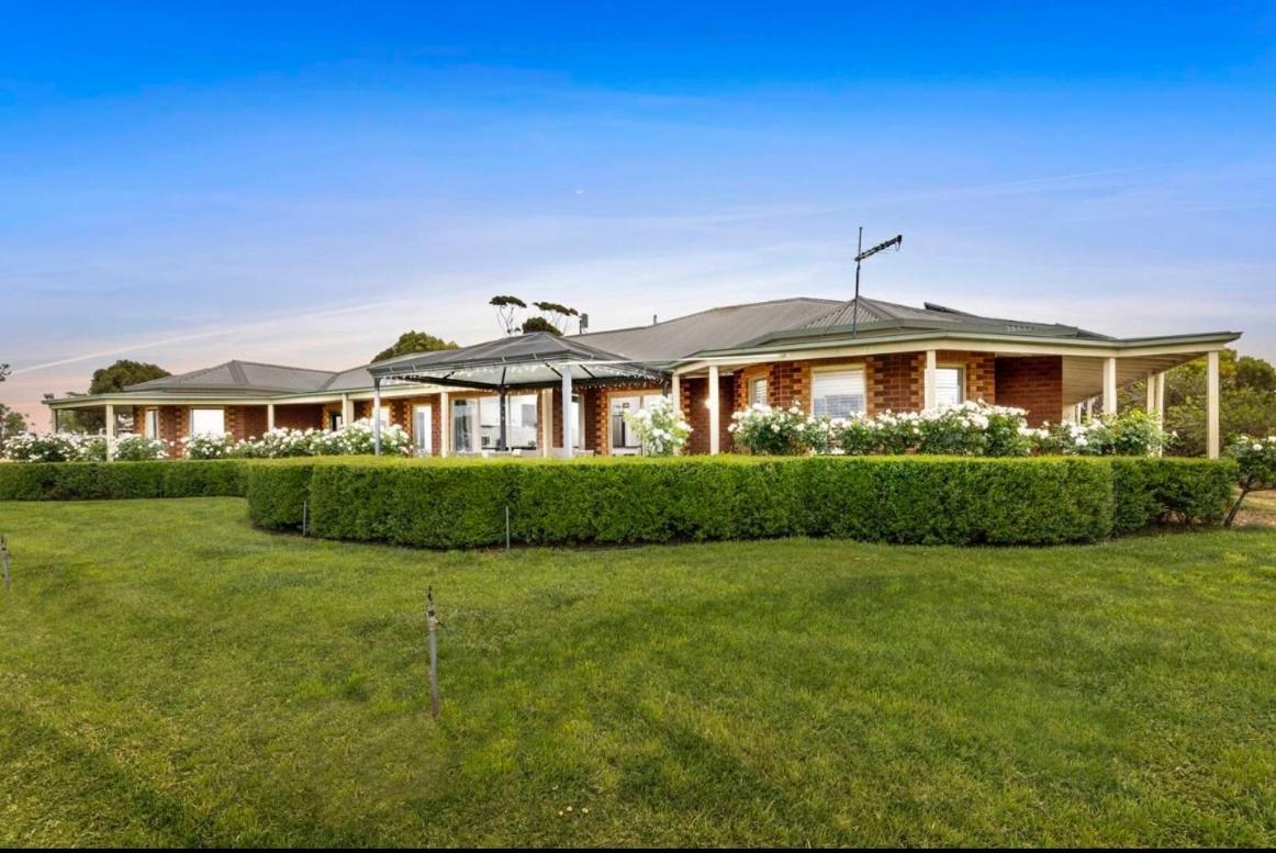 The Tower Hill Farms - Housity