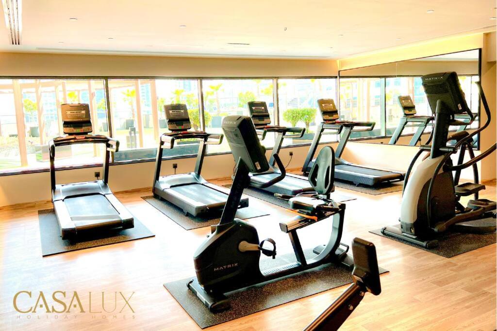 Lovely Big Studio W/ Burj Khalifa View in Downtown - Housity