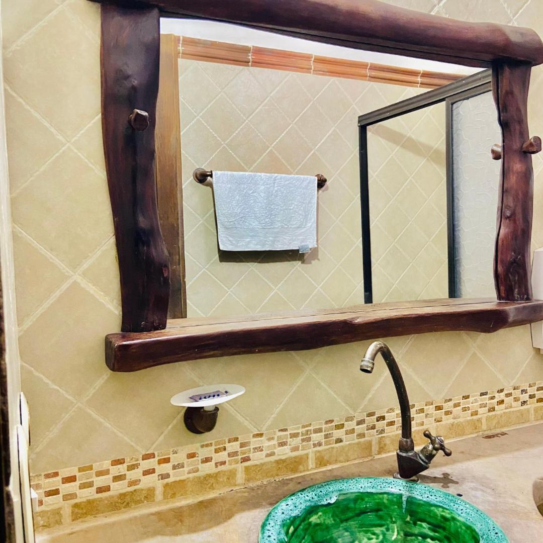 Hotel Hacienda Santa Barbara - Housity