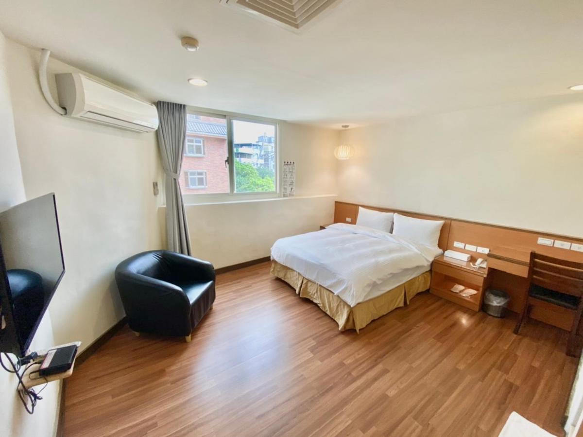 Royal Business Hotel (Self Check-in) - Housity