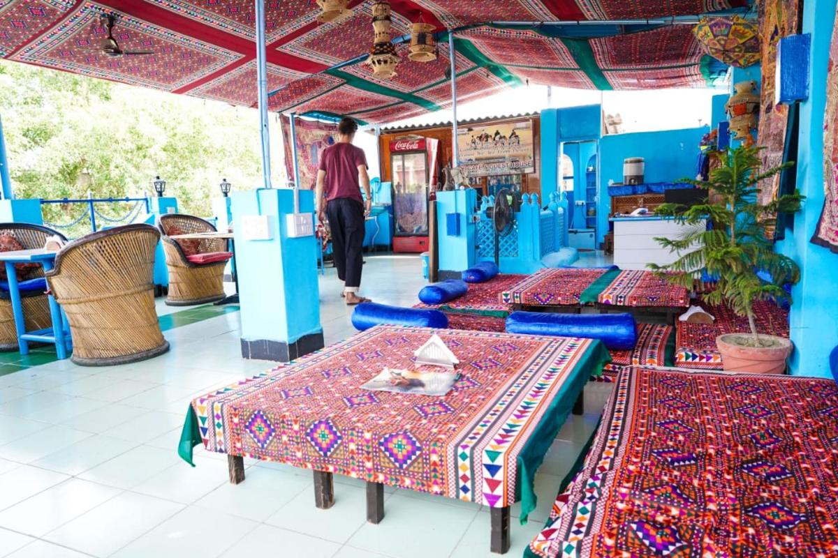 Dylan Cafe And Guest House - Housity