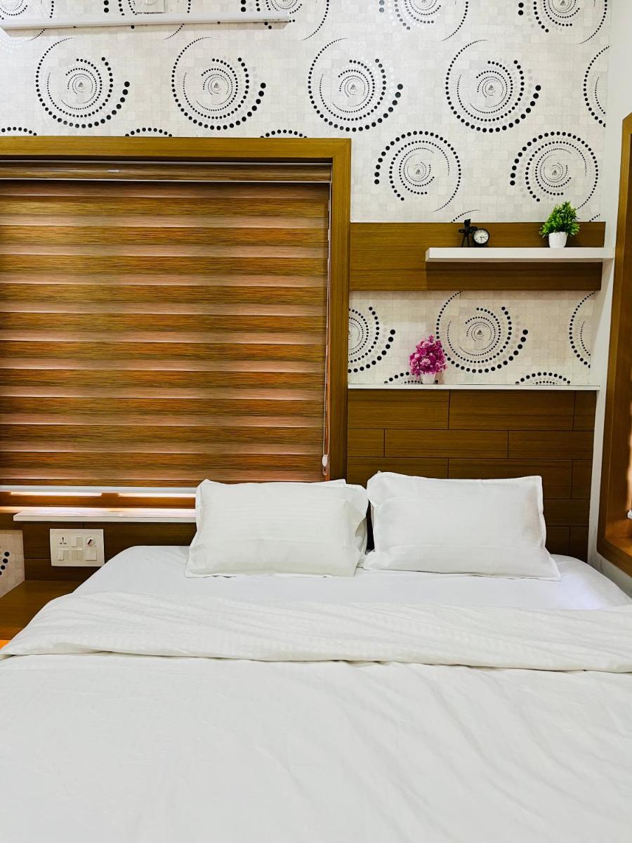 Milaano Orchids, Service Villa, Kammana Mananthavady - Housity
