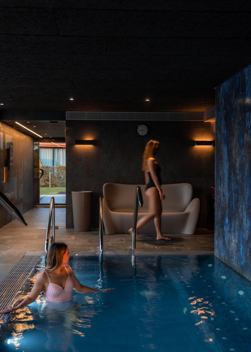 Piscina en o cerca de Hotel TorreMirona Golf & Spa