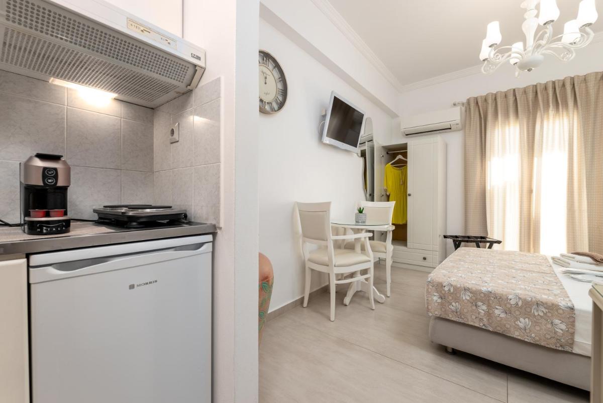 Panos Luxury Studios - Housity