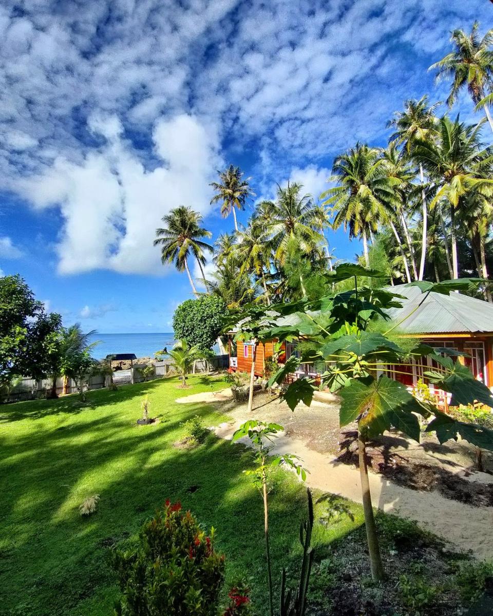 Suitetrails - Coconut Island Surf Stay Simeulue