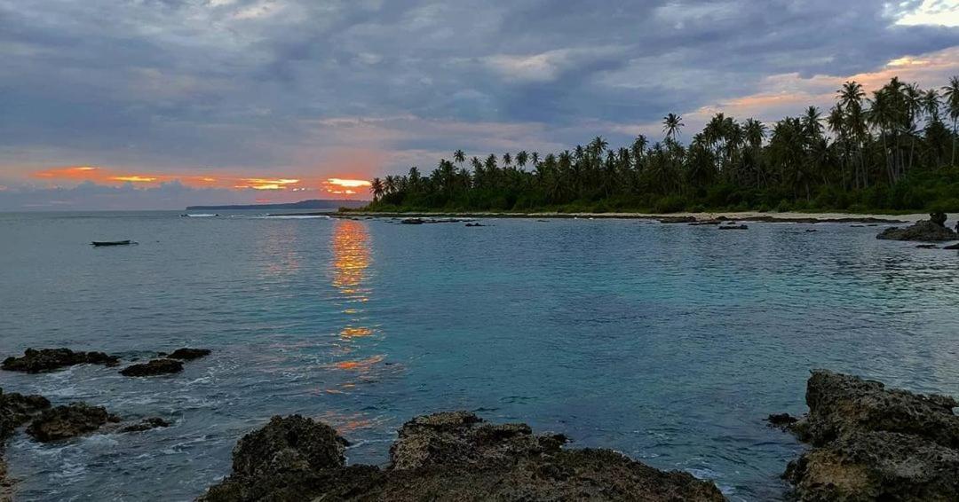 Suitetrails - Coconut Island Surf Stay Simeulue
