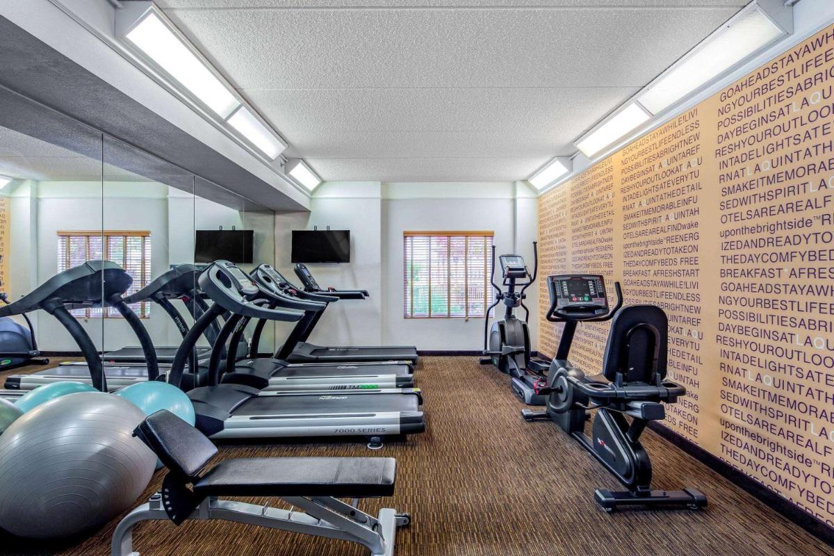 La Quinta Inn & Suites by Wyndham Fremont Silicon Valley - Housity