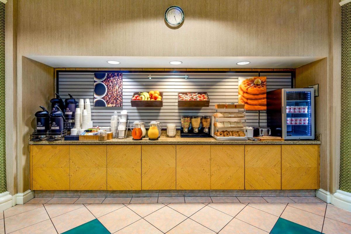 La Quinta Inn & Suites by Wyndham Fremont Silicon Valley - Housity