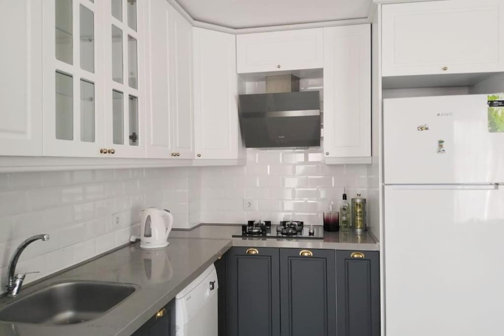 Full Restored and Renewed Fresh Flat - Housity