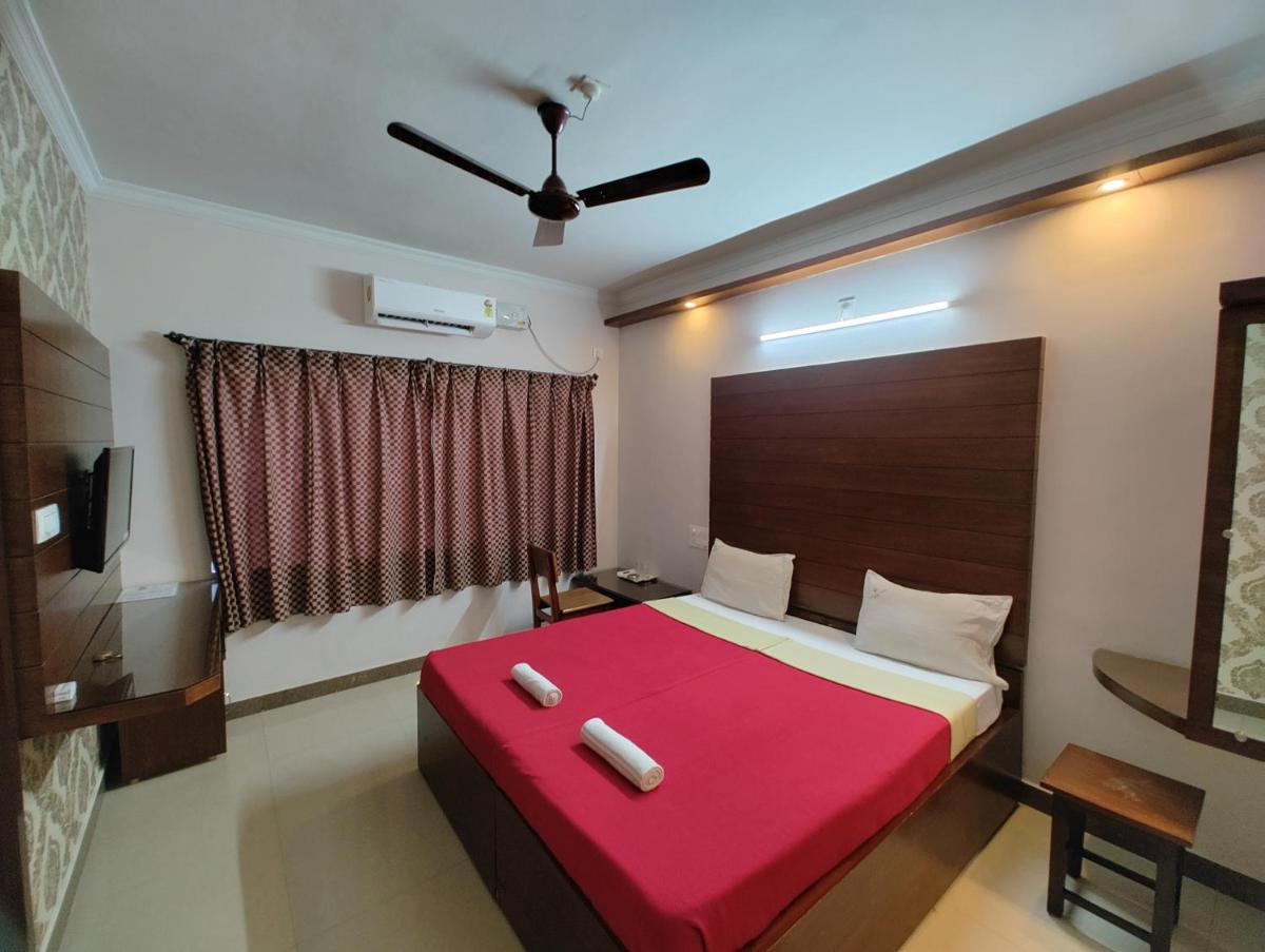 Vyavahar lodge - Housity