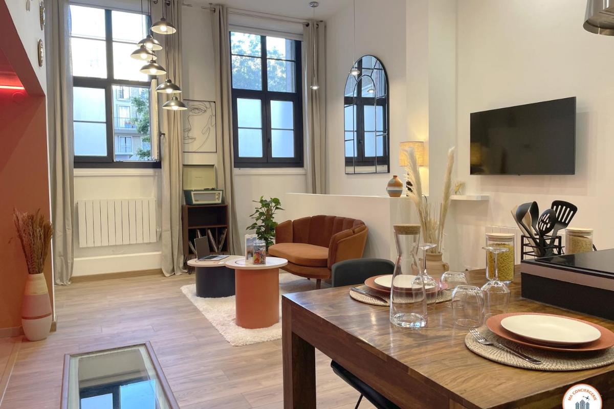 l'Orient-Express - Jacuzzi & SPA, Quartier Perret UNESCO, Parking - Housity