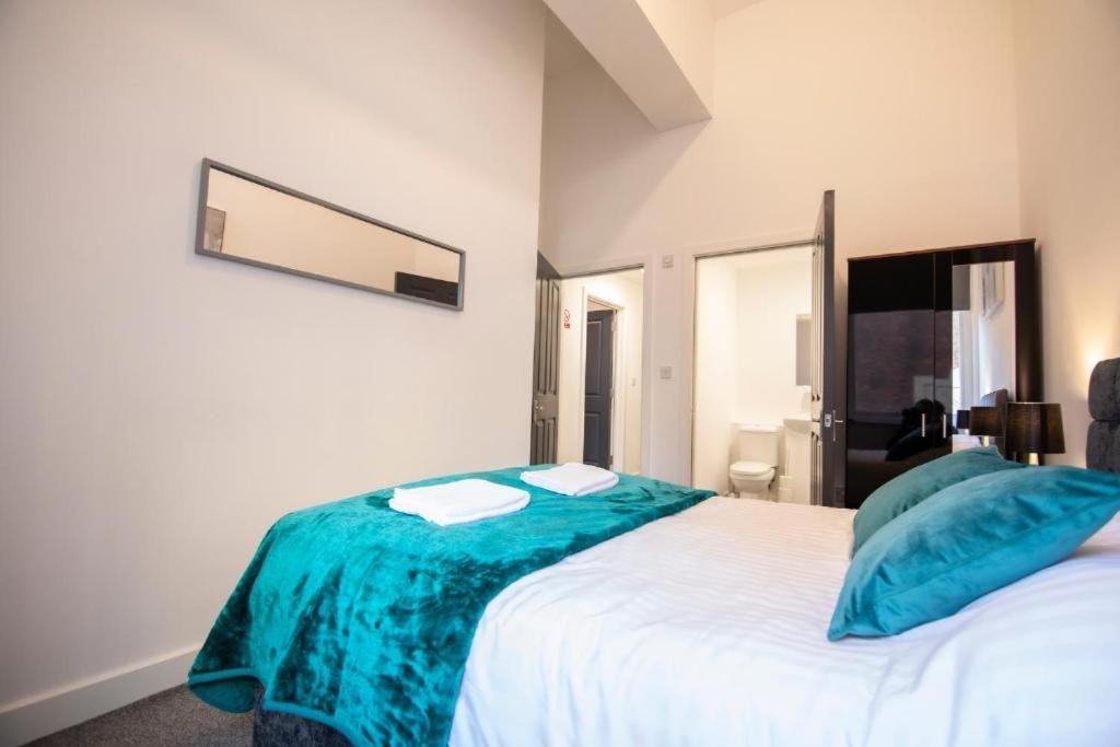 Exquisite Bolton Apartments - Housity