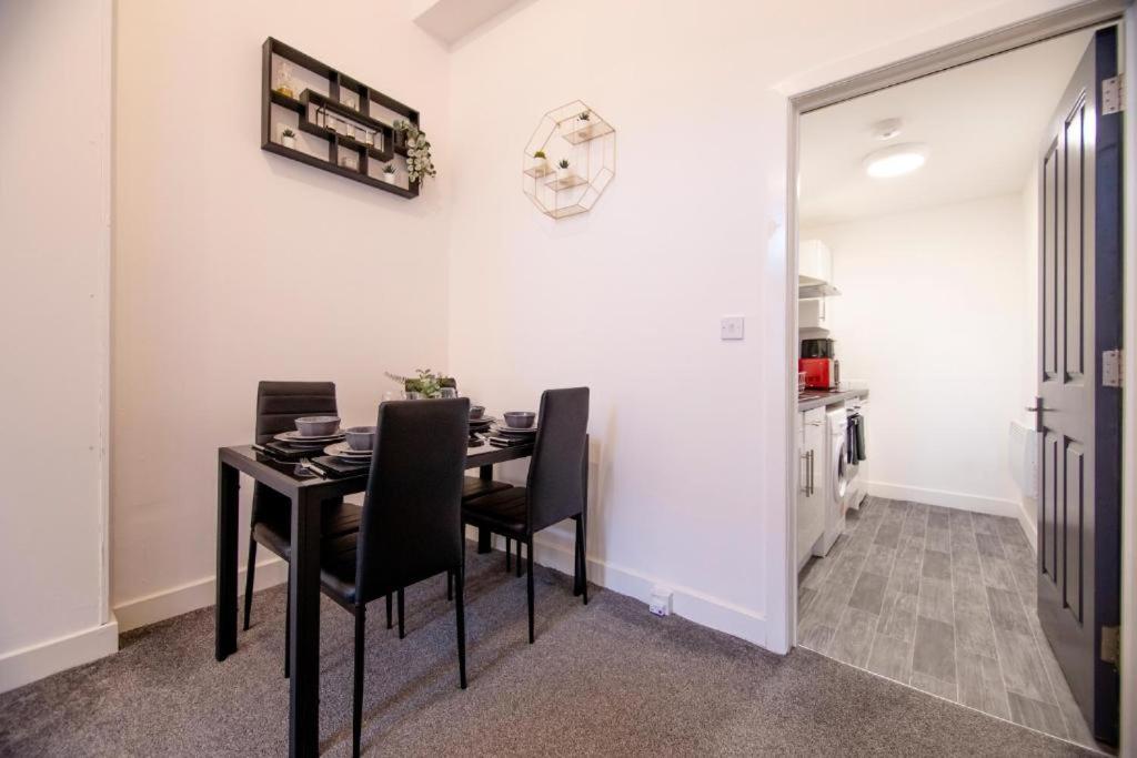 Exquisite Bolton Apartments - Housity