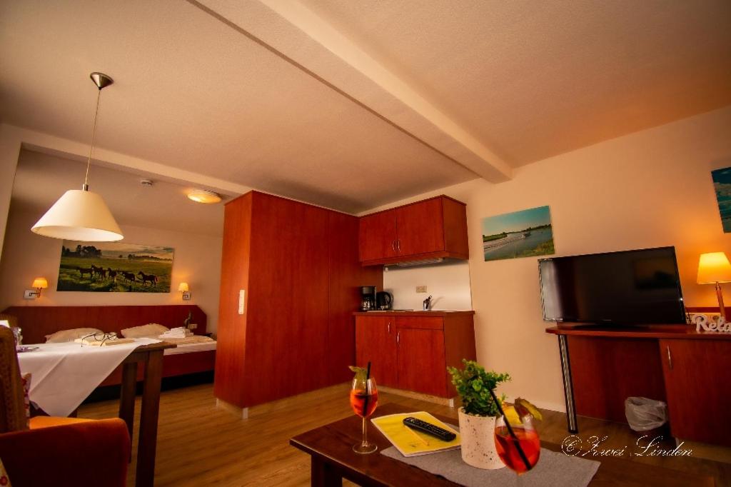 Hotel Zwei Linden - links der Elbe - Niedersachsen - Housity
