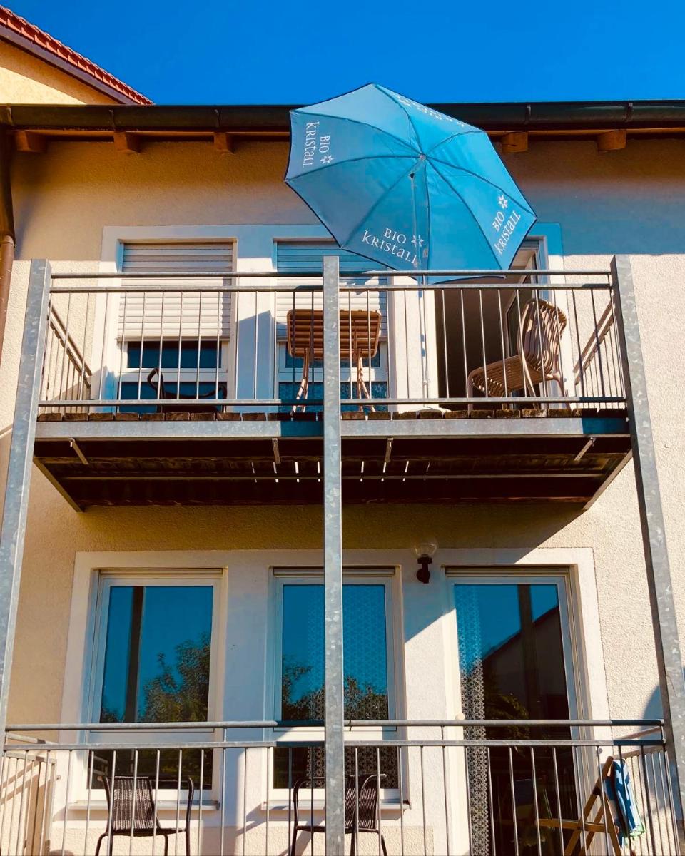 Cozy 2-Bedroom Apartment & Balcony - Housity