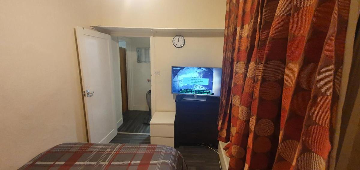 LEE HIGH ROAD SHORTLEt - Housity