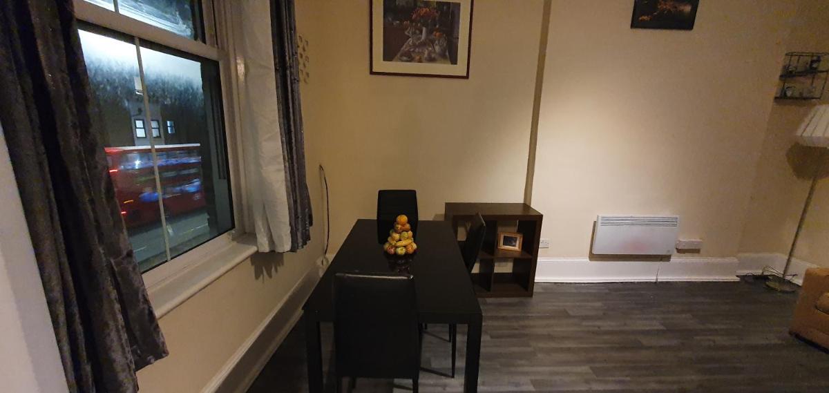LEE HIGH ROAD SHORTLEt - Housity