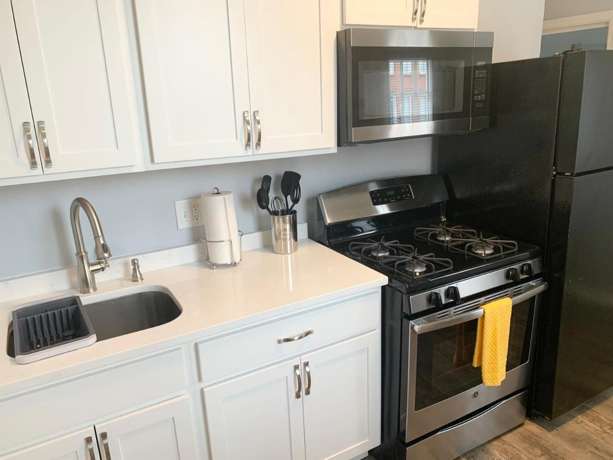 Modern Dog Friendly 1BD-1BA Apt in Federal Hill - Housity