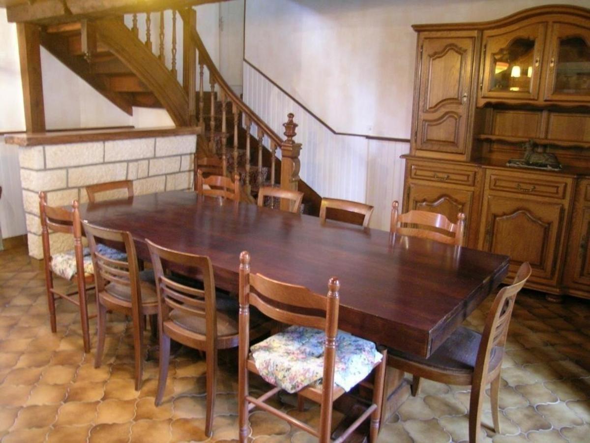 Maison spacieuse avec jardin clos, piscine privative et sauna, proche centre de Saint-Pourçain - FR-1-489-60 - Housity