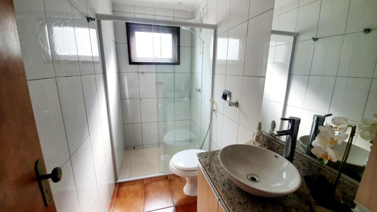 Alugo Apartamento 2Quartos centrinho de Capão da Canoa a 50m do mar - Housity