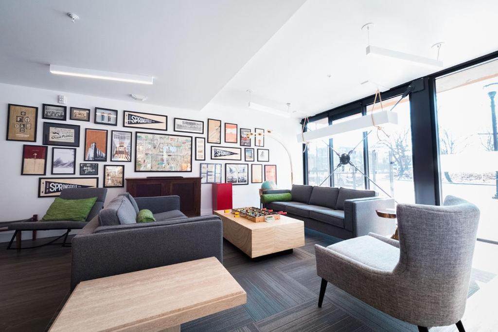 Sleepover Trendy Downtown Springfield Apartments - Housity